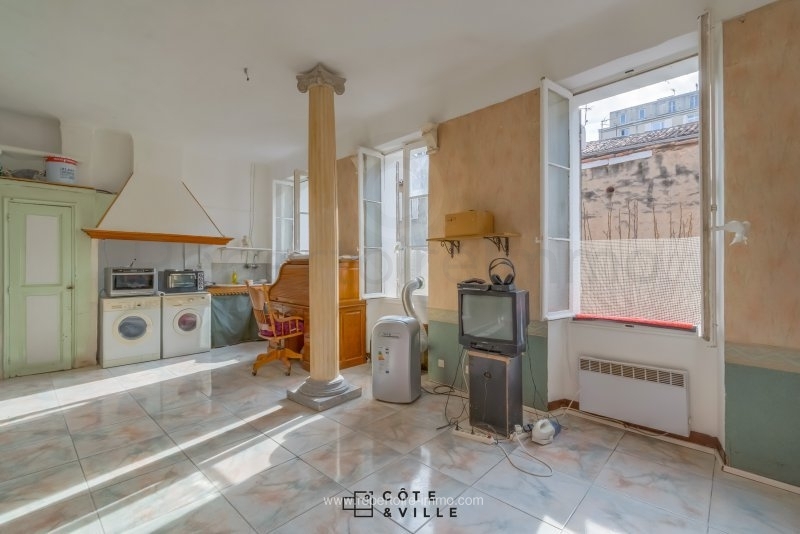 Appartement 2 Pièces à 13 - Bouches-du-Rhône De 39 M² En Vente à 54000.00